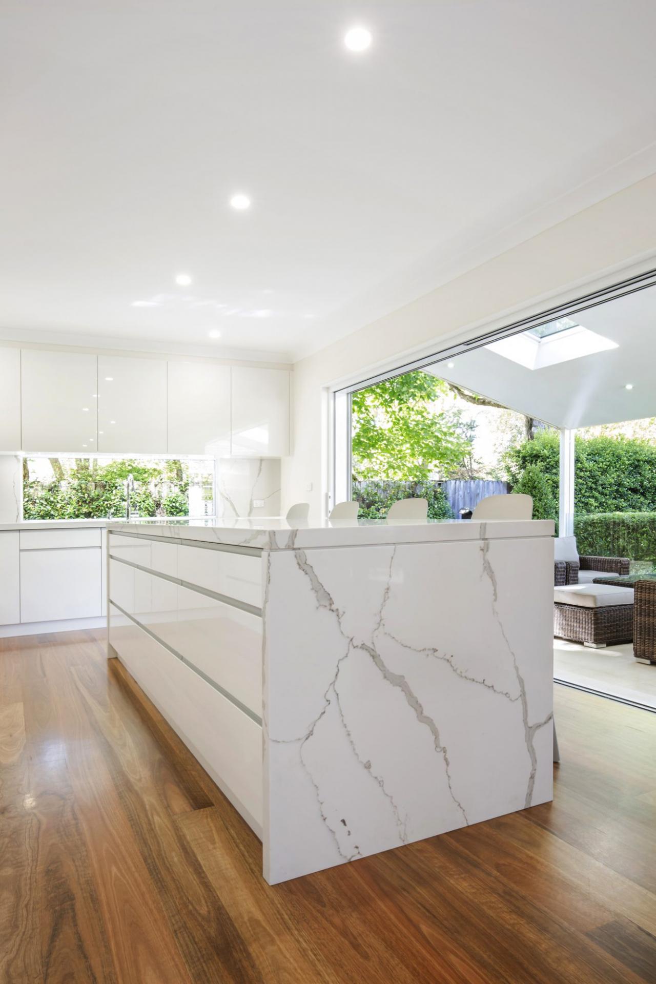 Australian 2 pac white kitchen cabinet CK006
