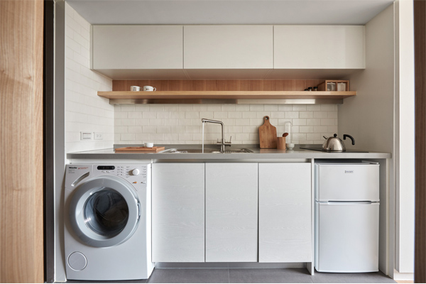 wood grain modern kitchen
